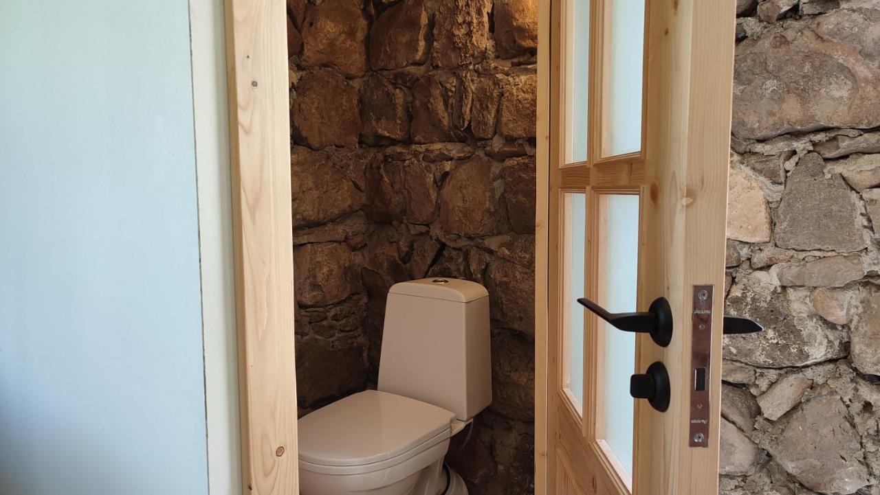 K'arashamb Zove Rural Cottage With Garden Views מראה חיצוני תמונה