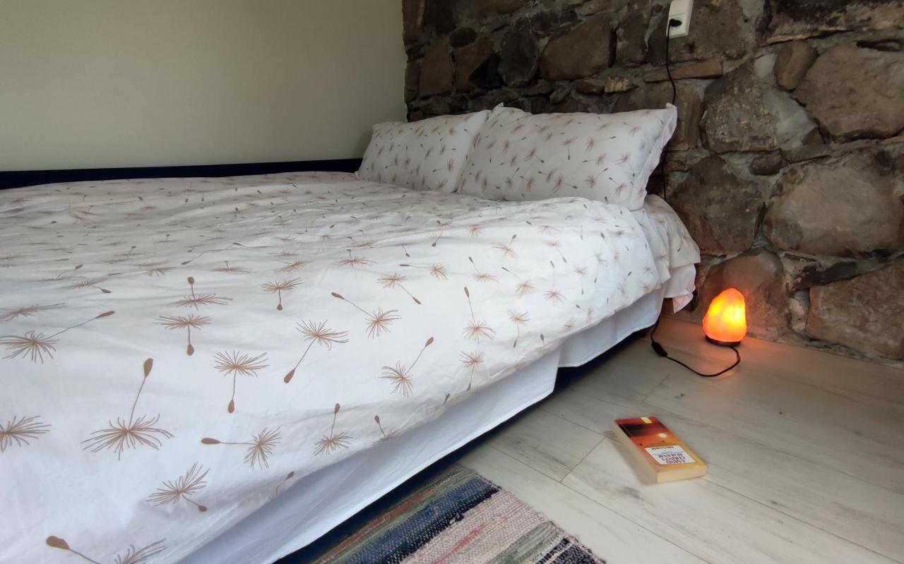 K'arashamb Zove Rural Cottage With Garden Views מראה חיצוני תמונה