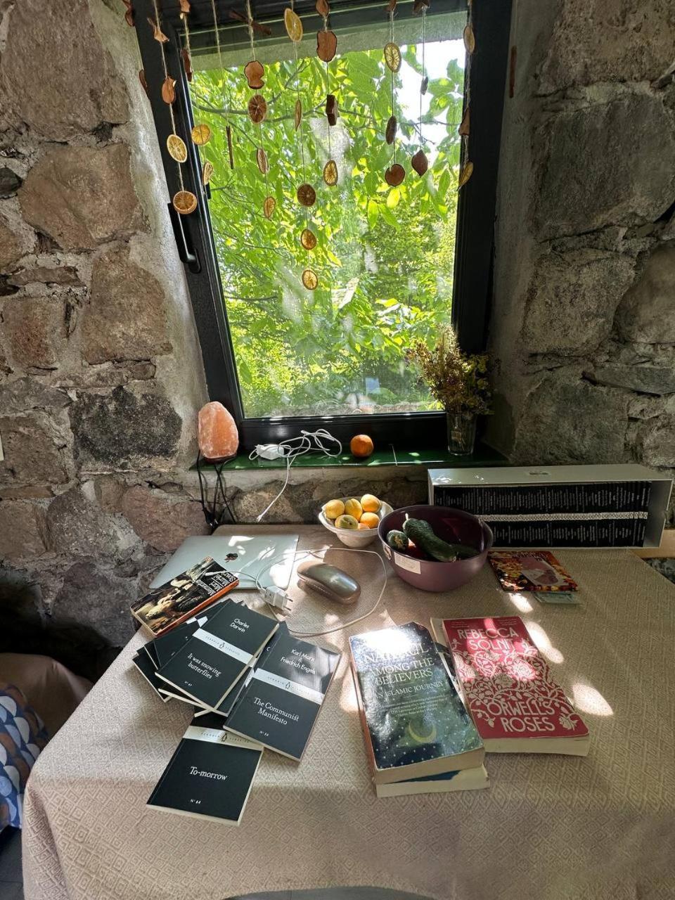 K'arashamb Zove Rural Cottage With Garden Views מראה חיצוני תמונה